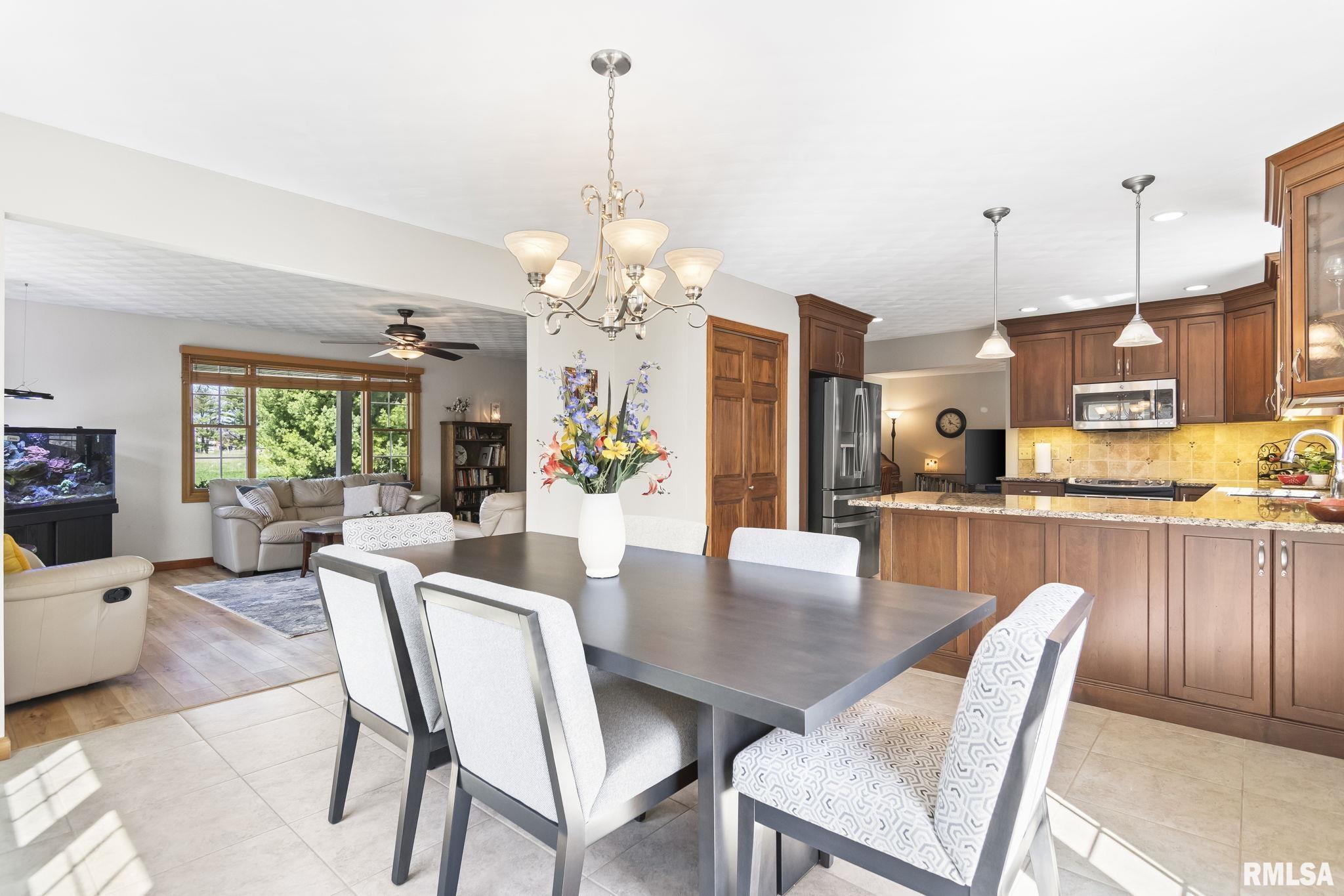 1104 Community Drive, Springfield, Illinois image 13