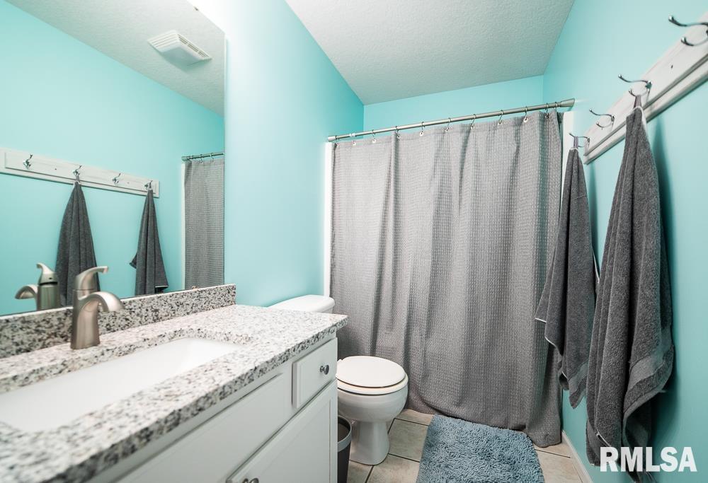 2211 E 58th Street, Davenport, Iowa image 32