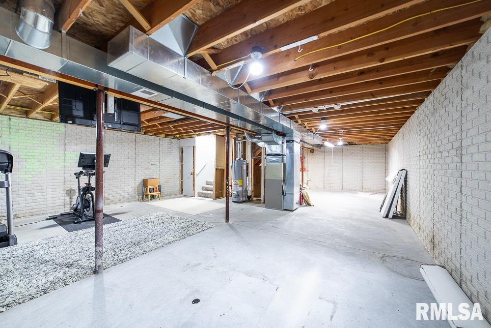 2211 E 58th Street, Davenport, Iowa image 33