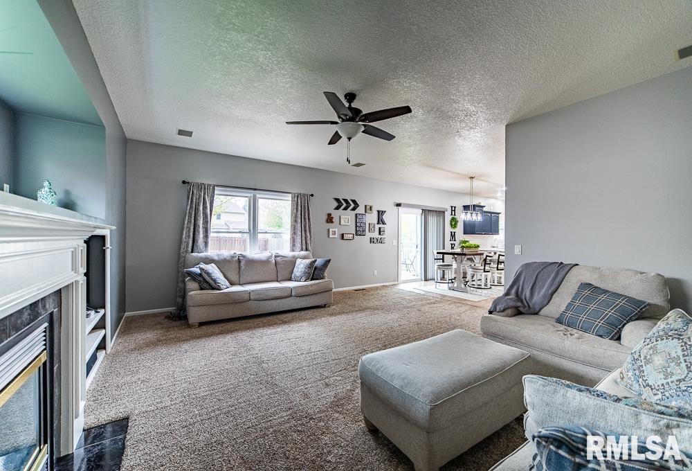 2211 E 58th Street, Davenport, Iowa image 11