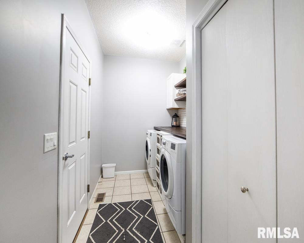 2211 E 58th Street, Davenport, Iowa image 15
