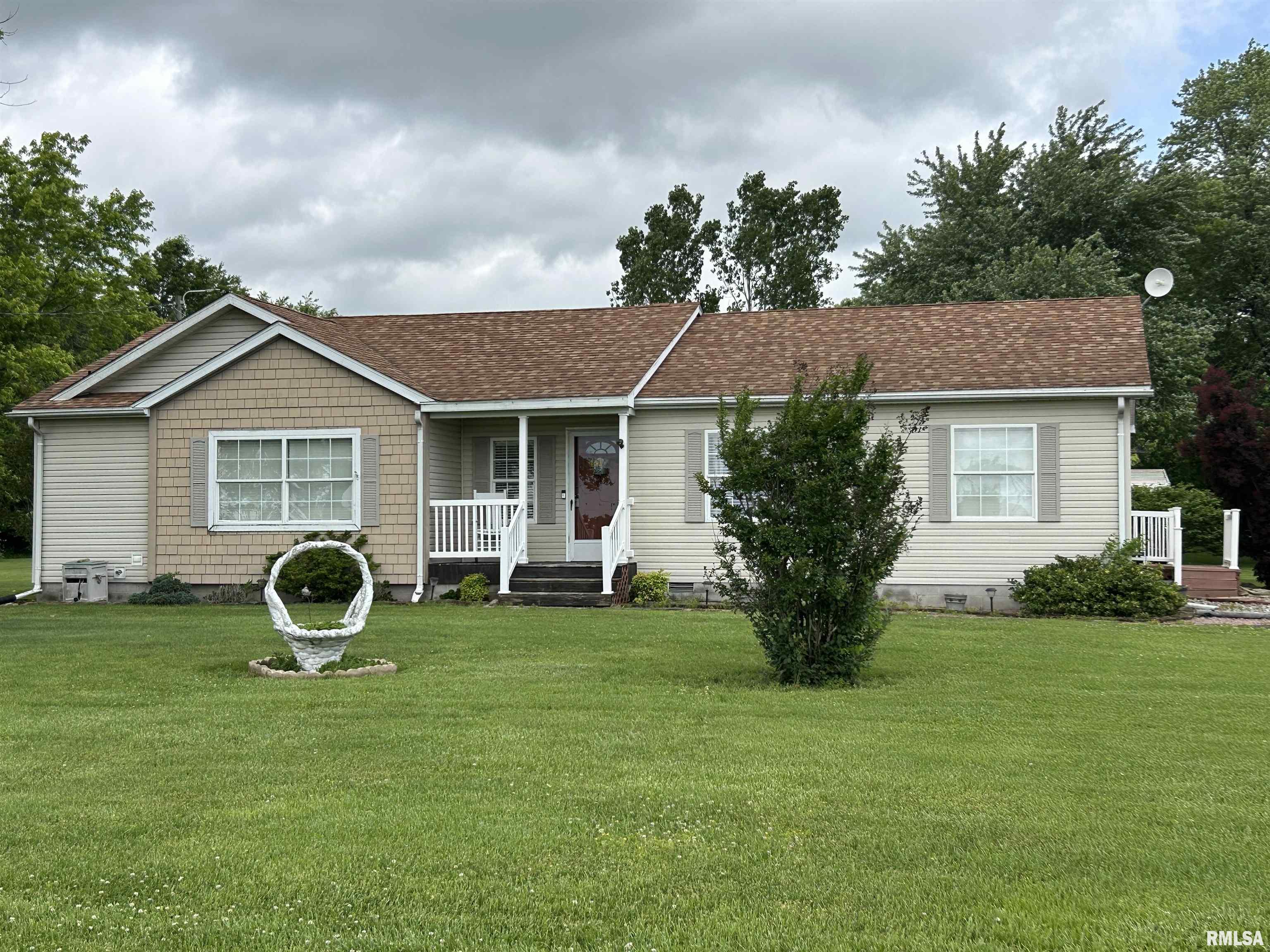 17737 Four Mile Lane, West Frankfort, Illinois image 1