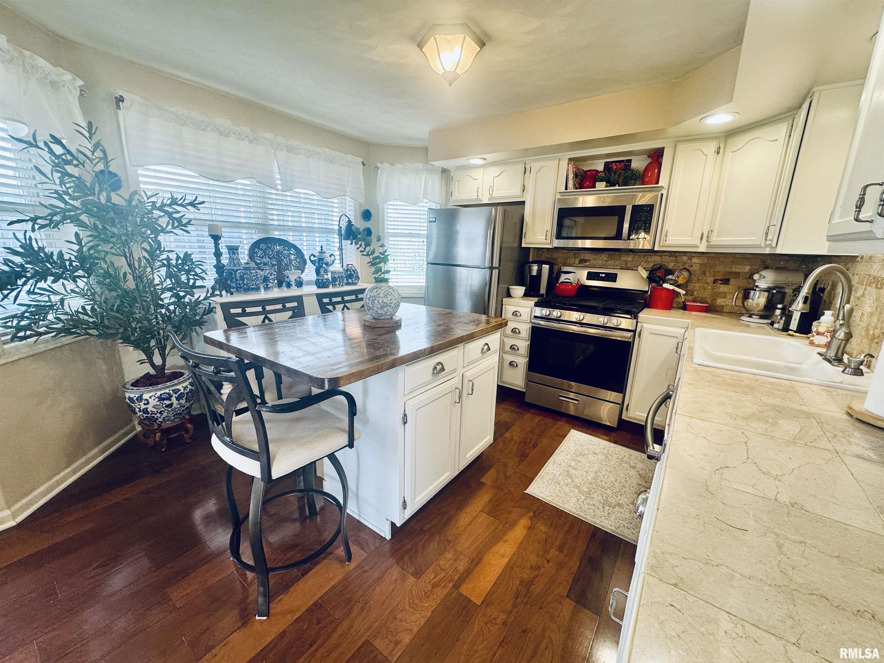 1302 Miller Street, Washington, Illinois image 13