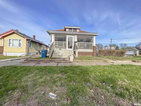 MLS: QC4258808