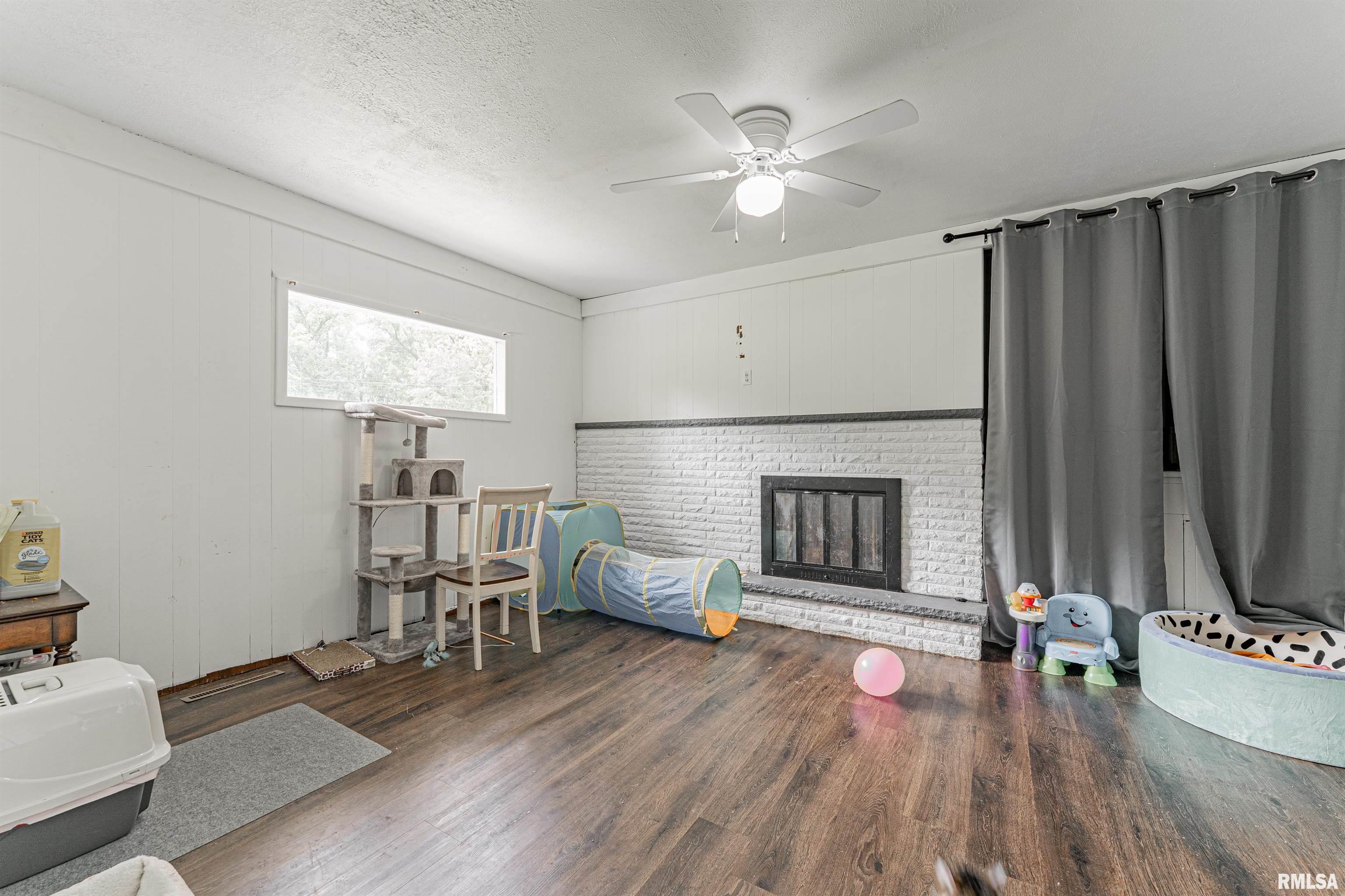 1873 1250th Avenue, Lincoln, Illinois image 16