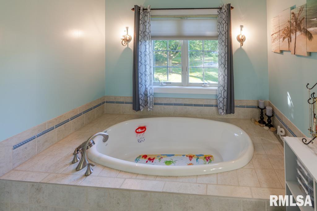 6 Wildwood Court, Washington, Illinois image 44