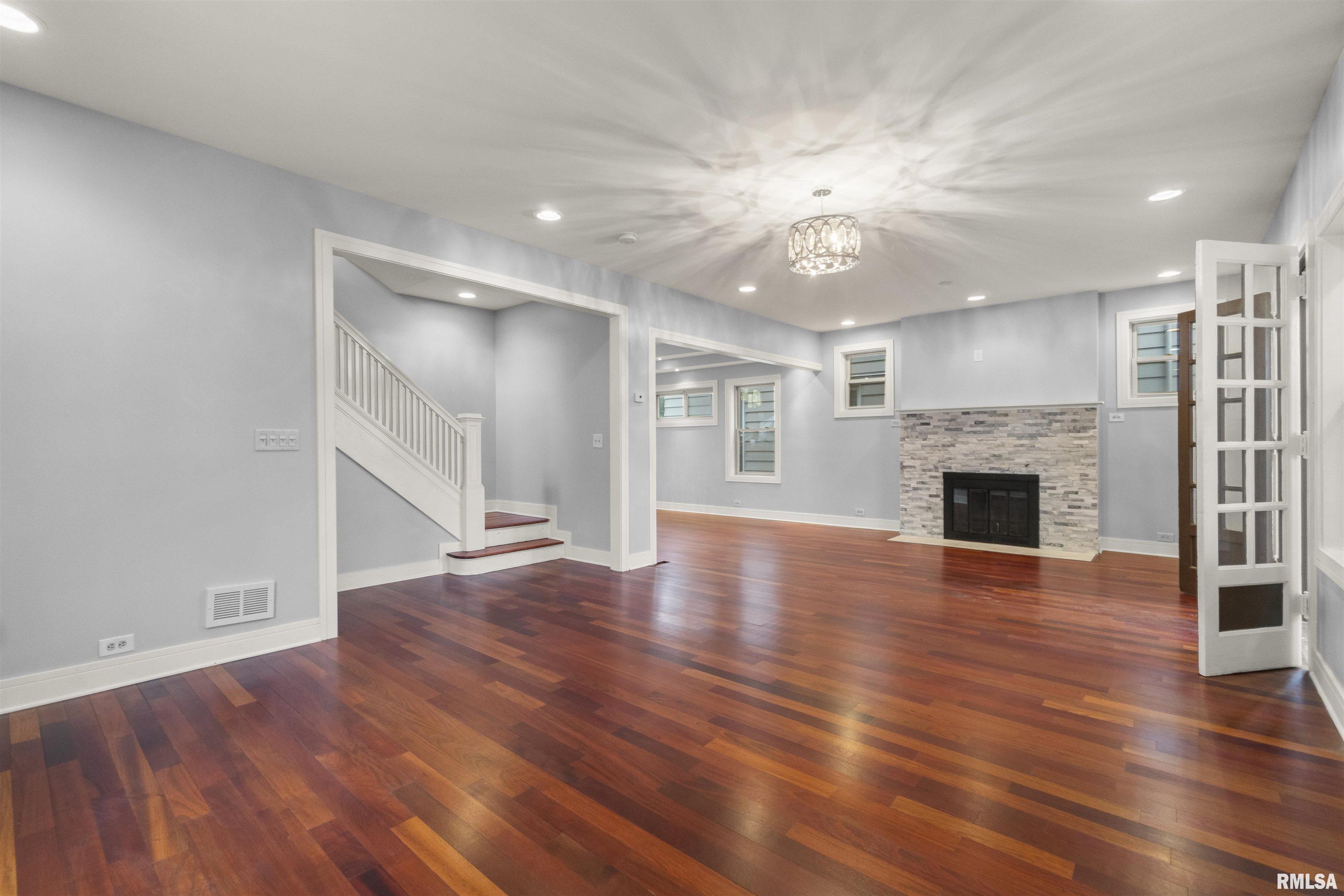 949 NE Glen Oak Avenue, Peoria, Illinois image 32