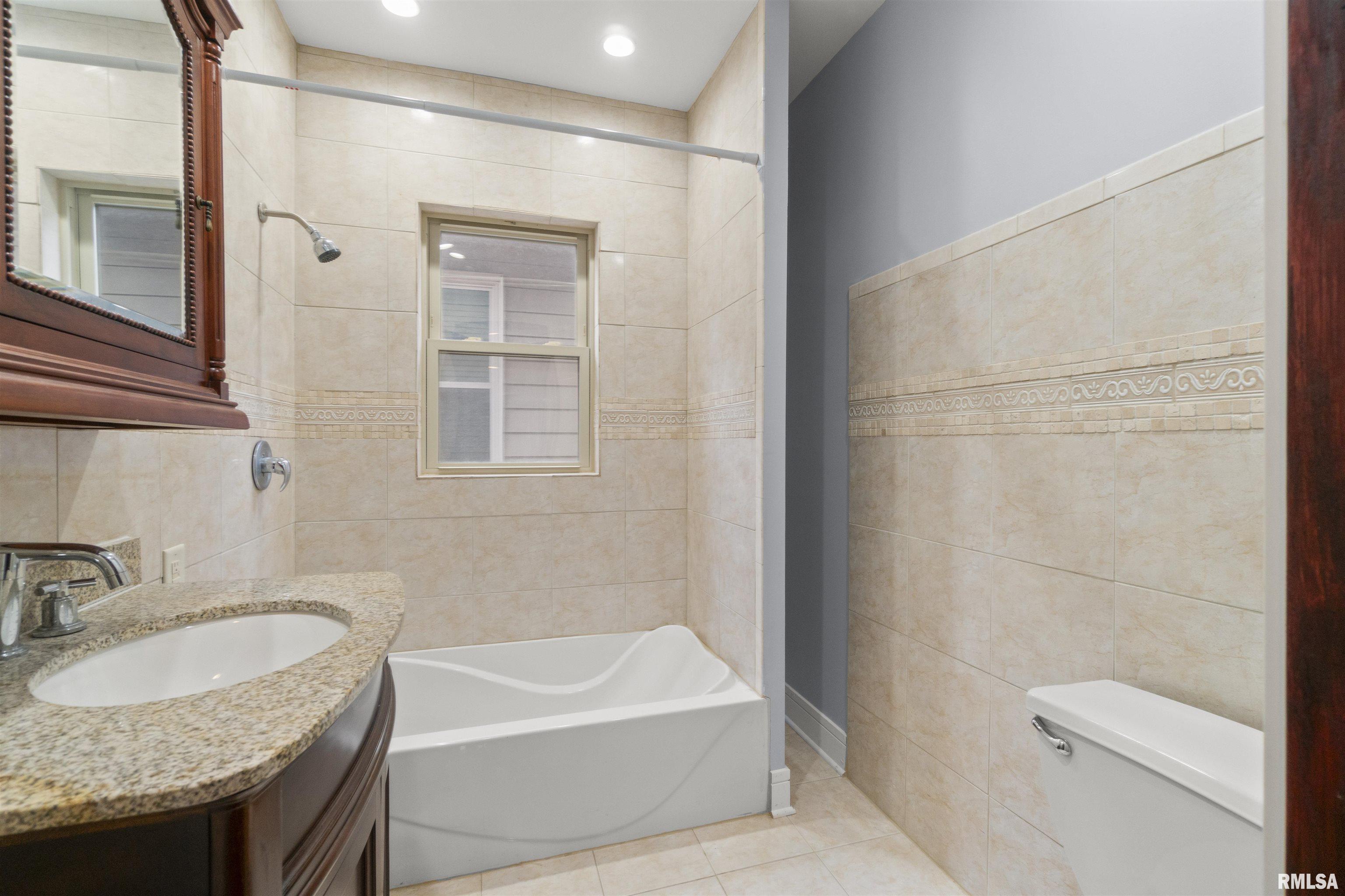 949 NE Glen Oak Avenue, Peoria, Illinois image 15