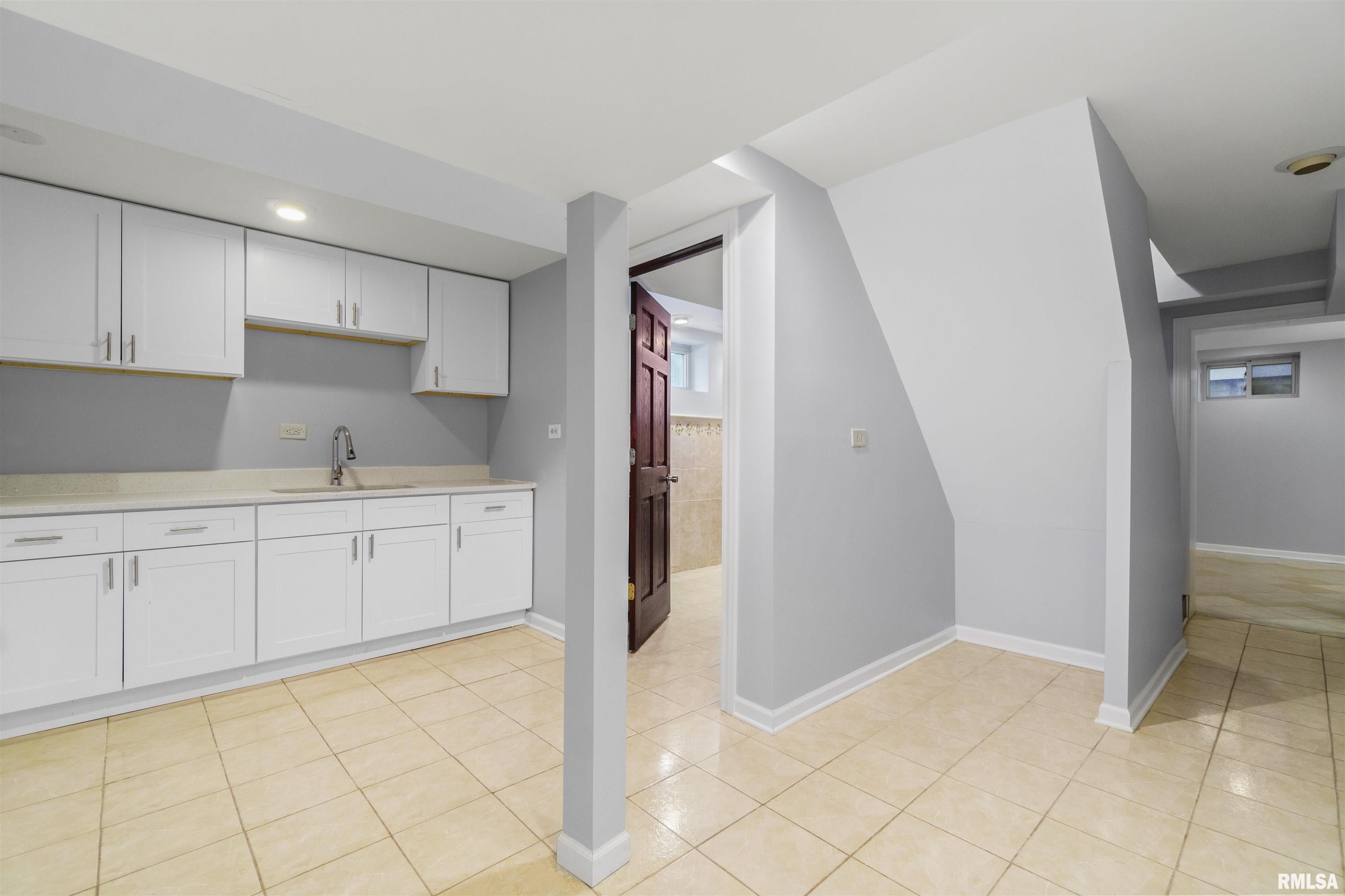 949 NE Glen Oak Avenue, Peoria, Illinois image 17