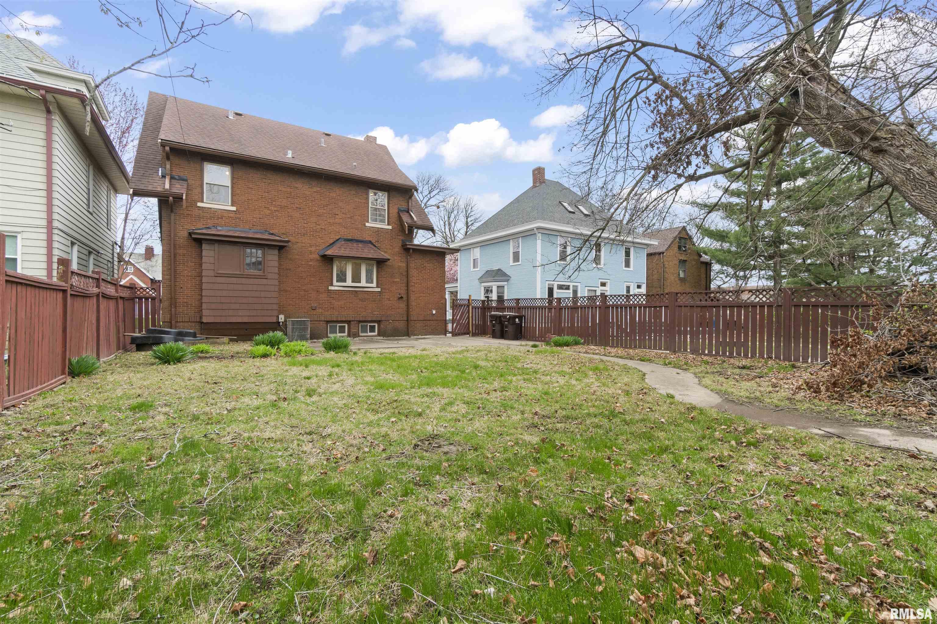 949 NE Glen Oak Avenue, Peoria, Illinois image 18