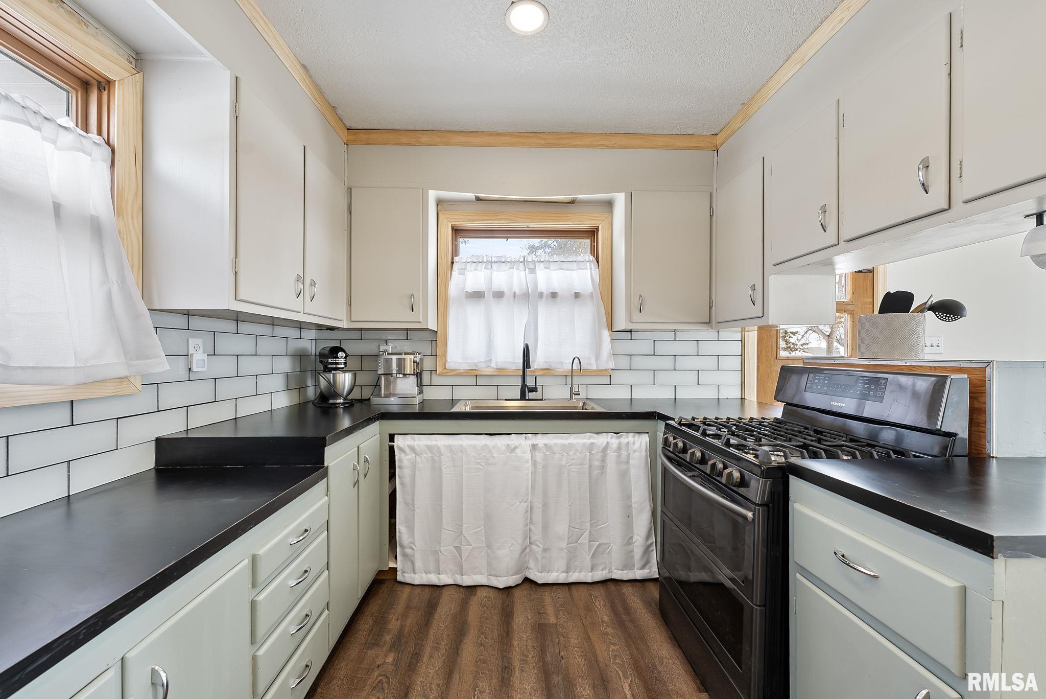 315 3rd Street, Buffalo, Iowa image 5