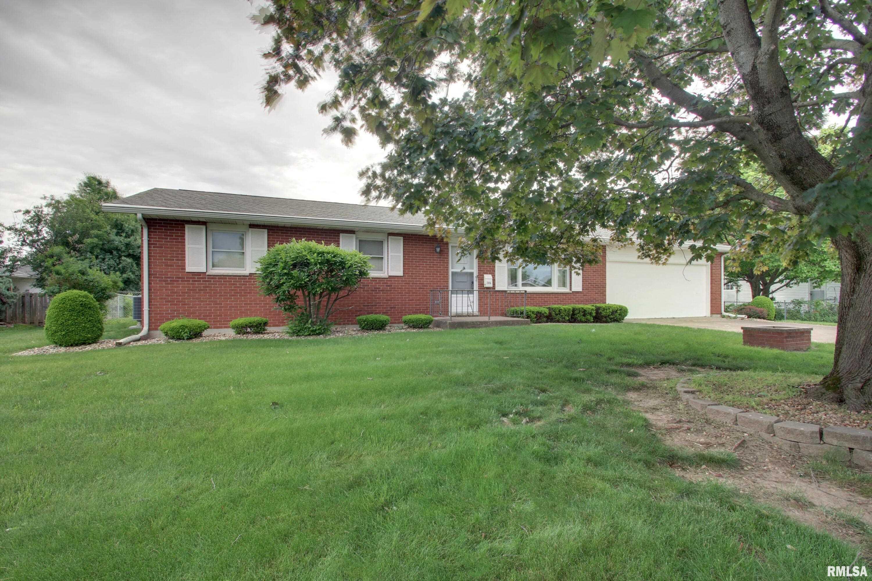 2816 N 11th Street, Quincy, Illinois image 1