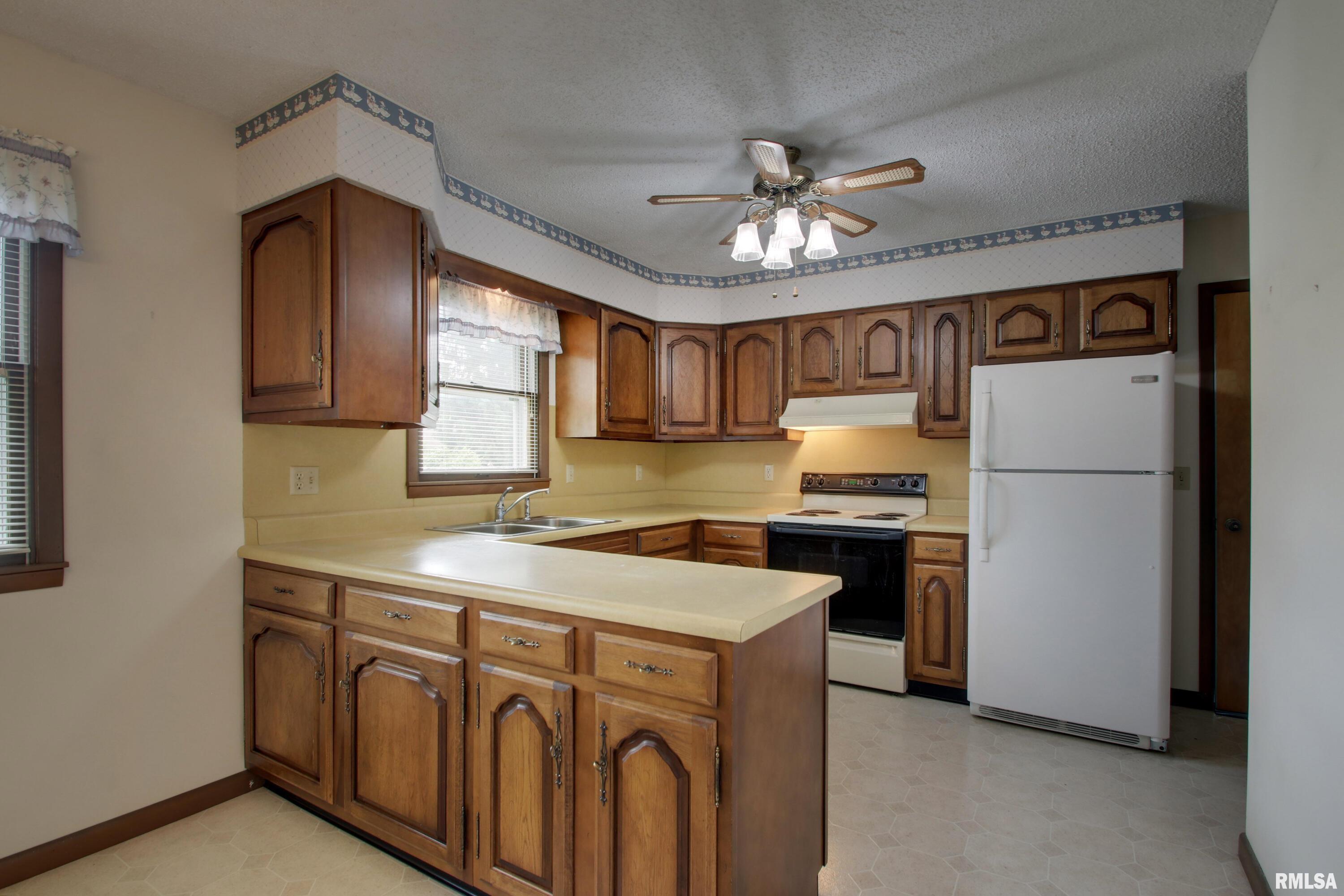 2816 N 11th Street, Quincy, Illinois image 5