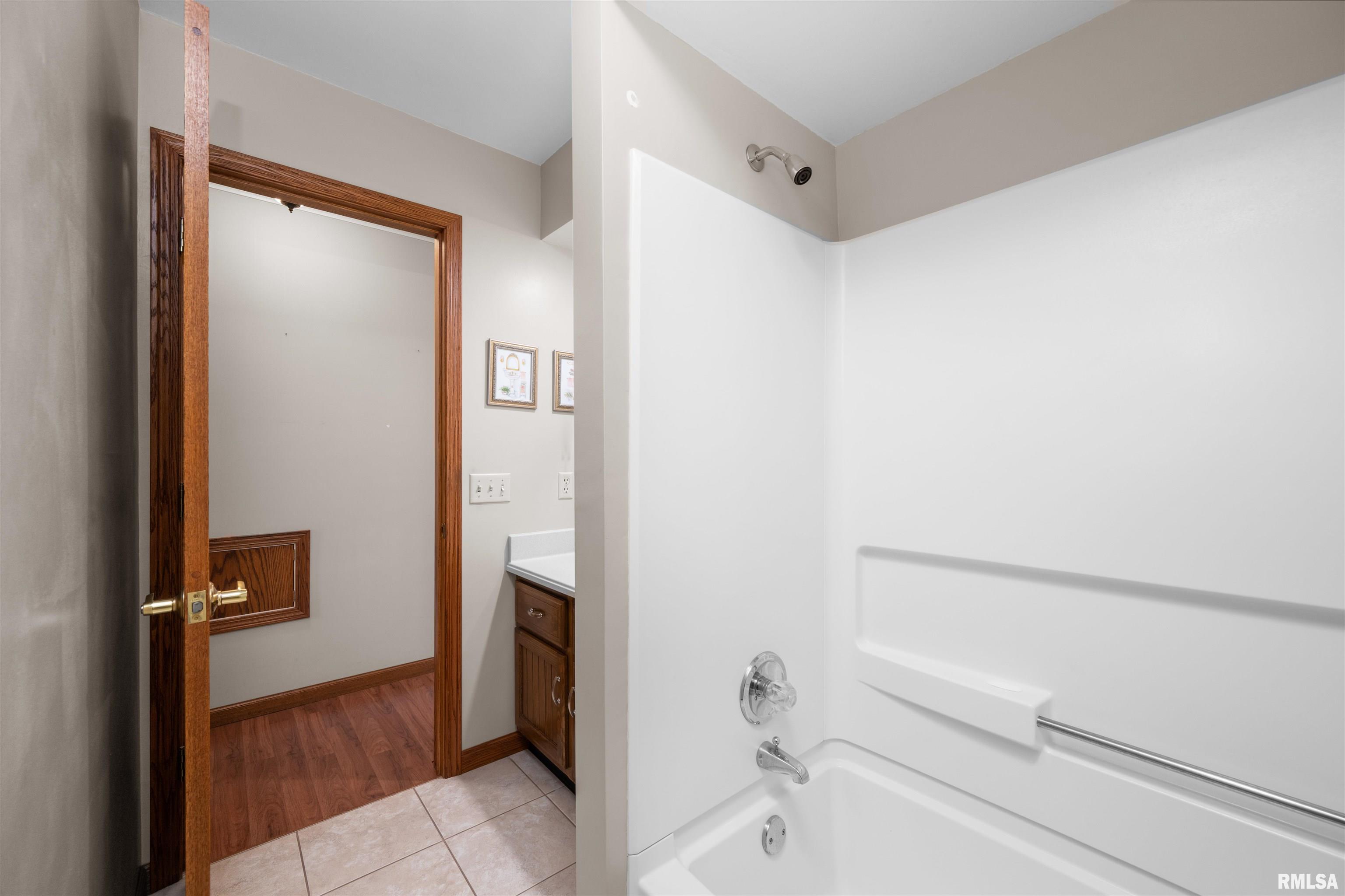 11616 W 81st Street, Taylor Ridge, Illinois image 16