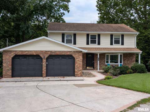 Homes For Sale - 4 Willimantic Road<br/> Sangamon County, Rochester, IL 62563