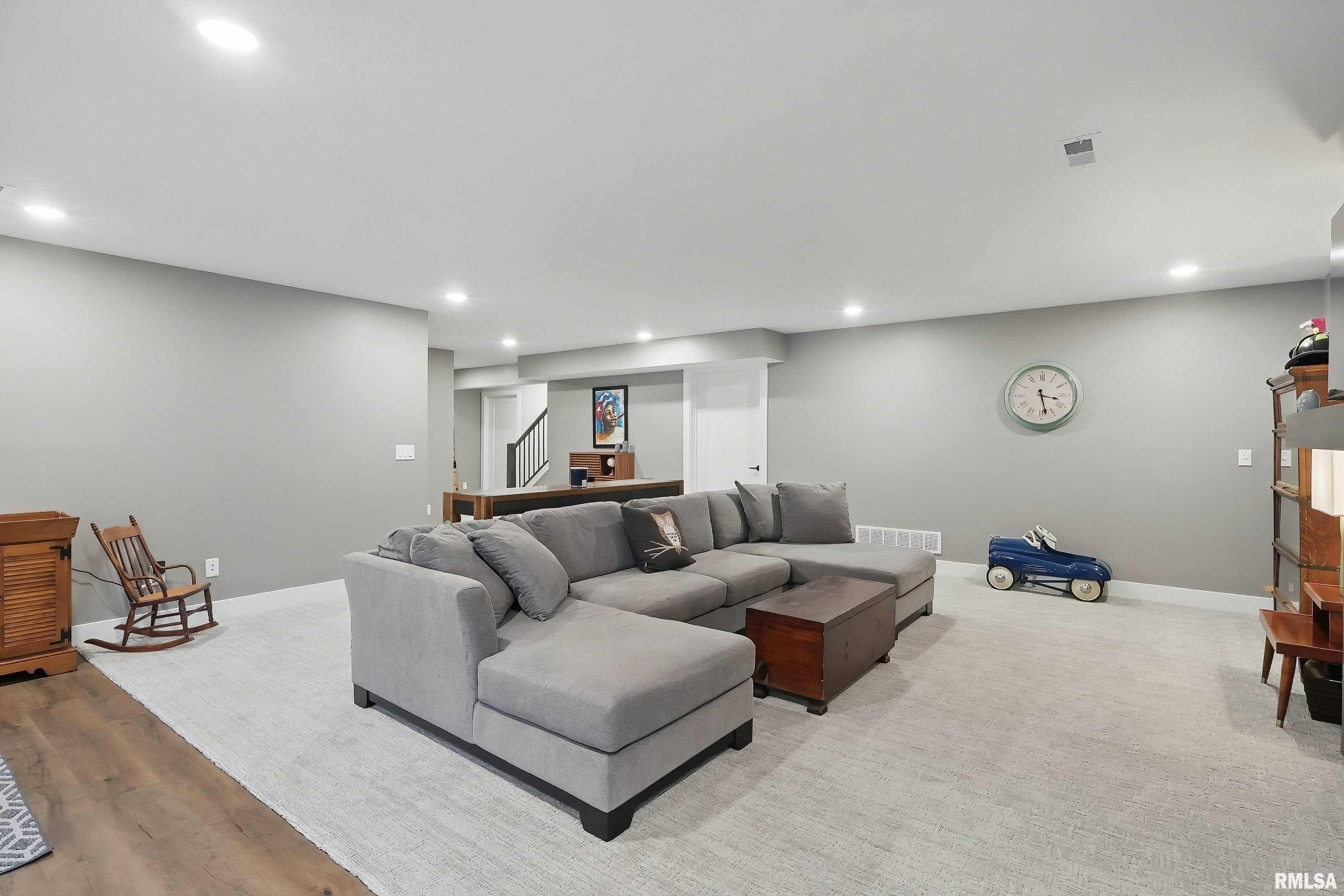 1327 Heights Court, Bettendorf, Iowa image 30
