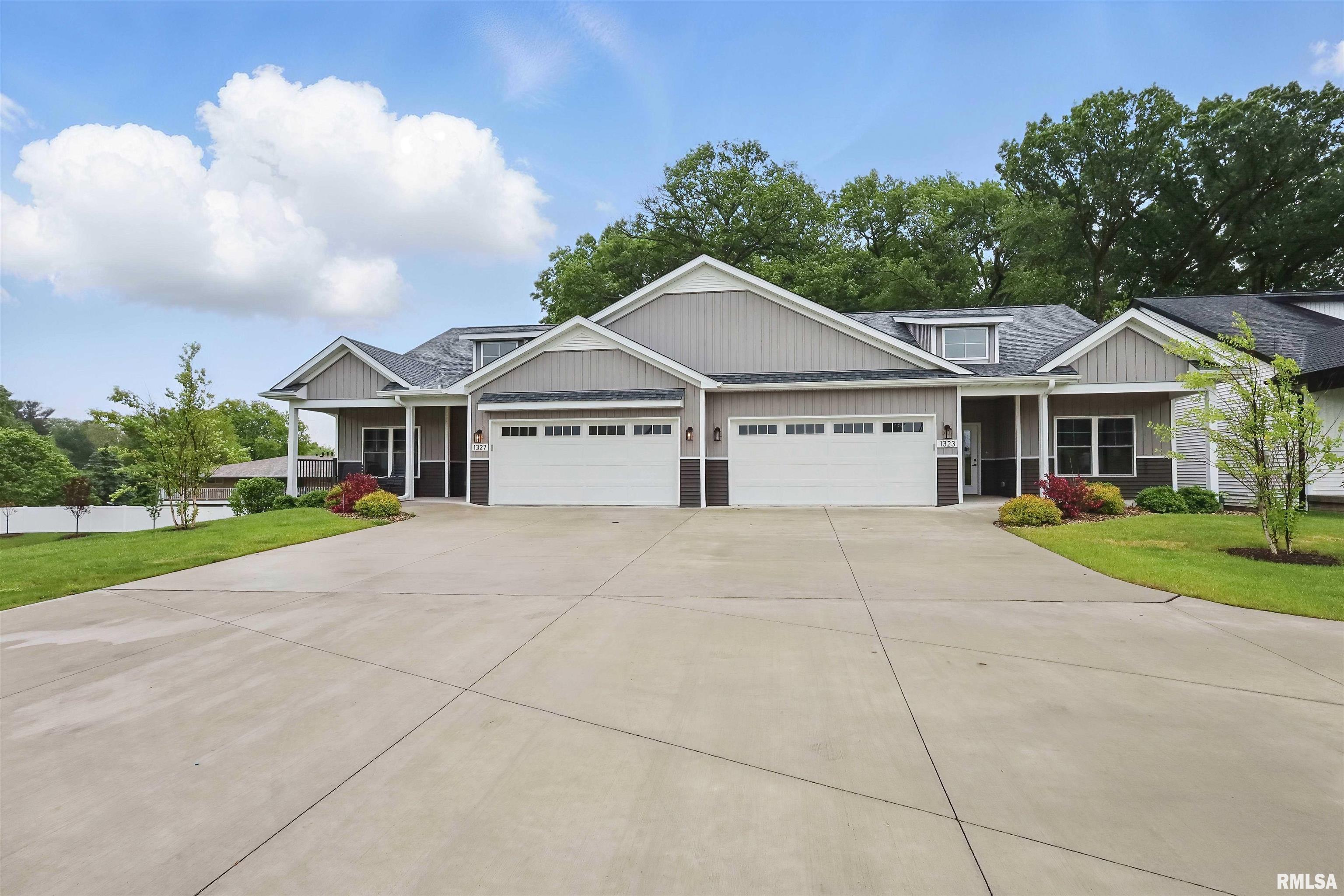 1327 Heights Court, Bettendorf, Iowa image 2
