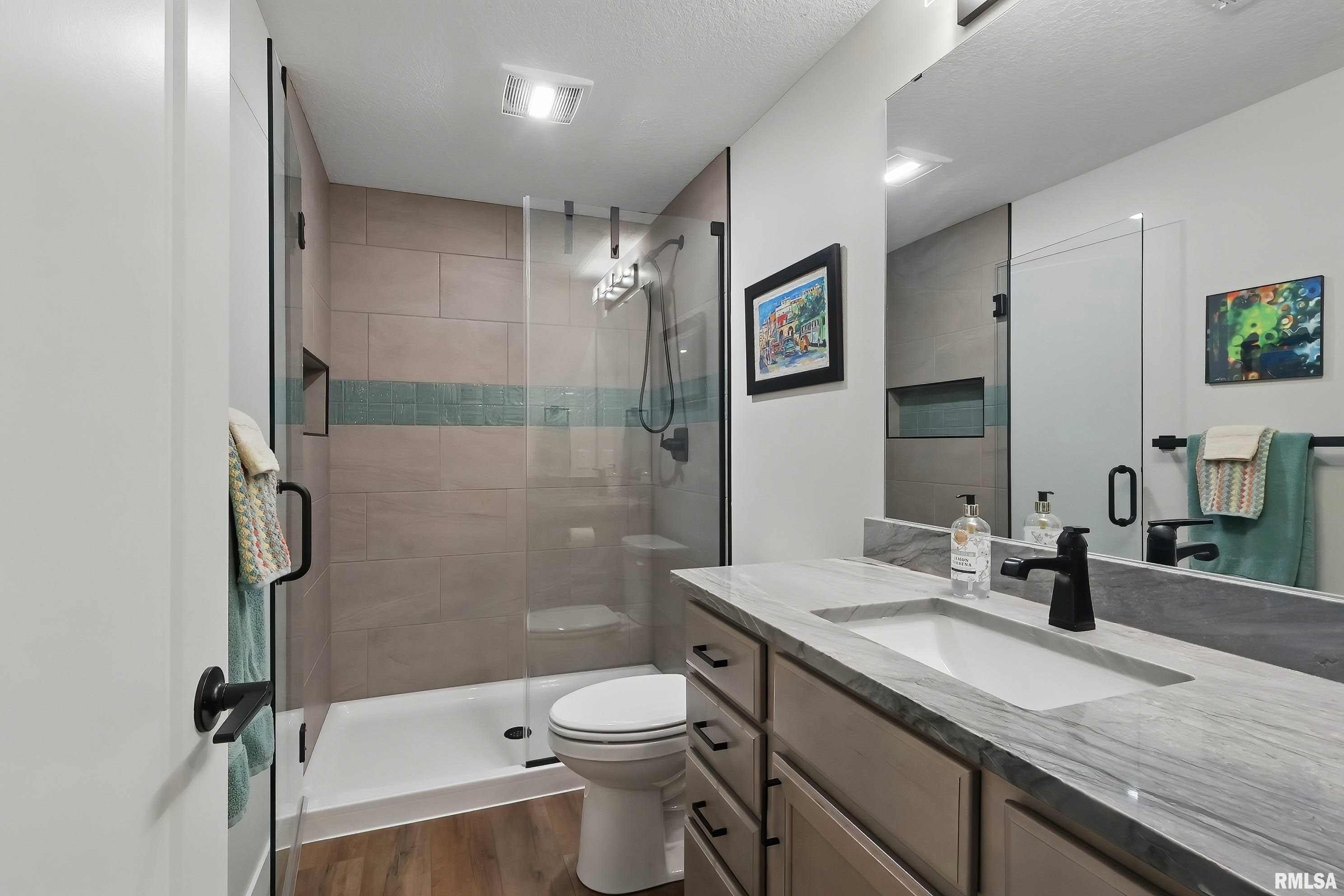 1327 Heights Court, Bettendorf, Iowa image 35