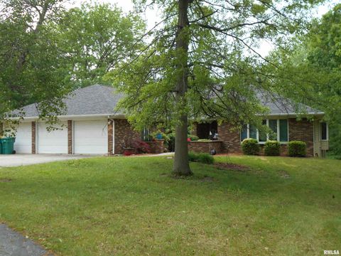 Homes For Sale - 1001 Wigwam Hollow Rd<br/> Macomb, IL 61455