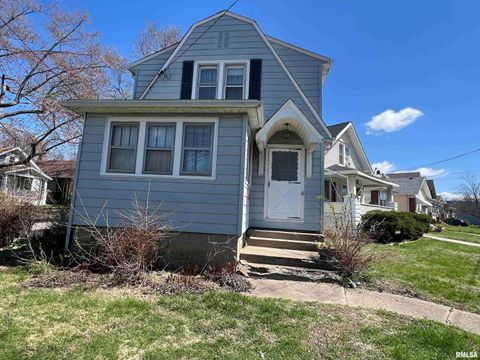 Photo of 721 W LOUCKS Avenue, Peoria, IL 61604 (MLS # PA1265430)