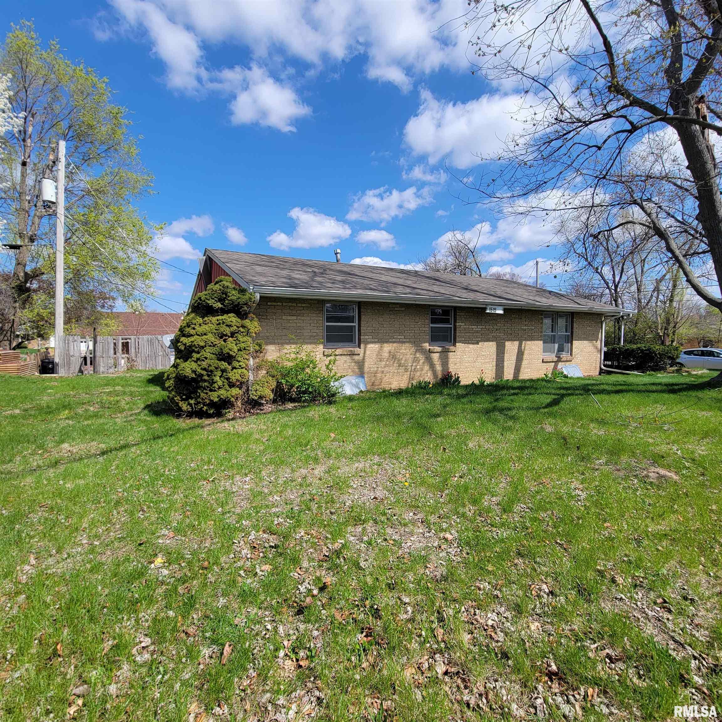 1515 Tennell Road, Pekin, Illinois image 4
