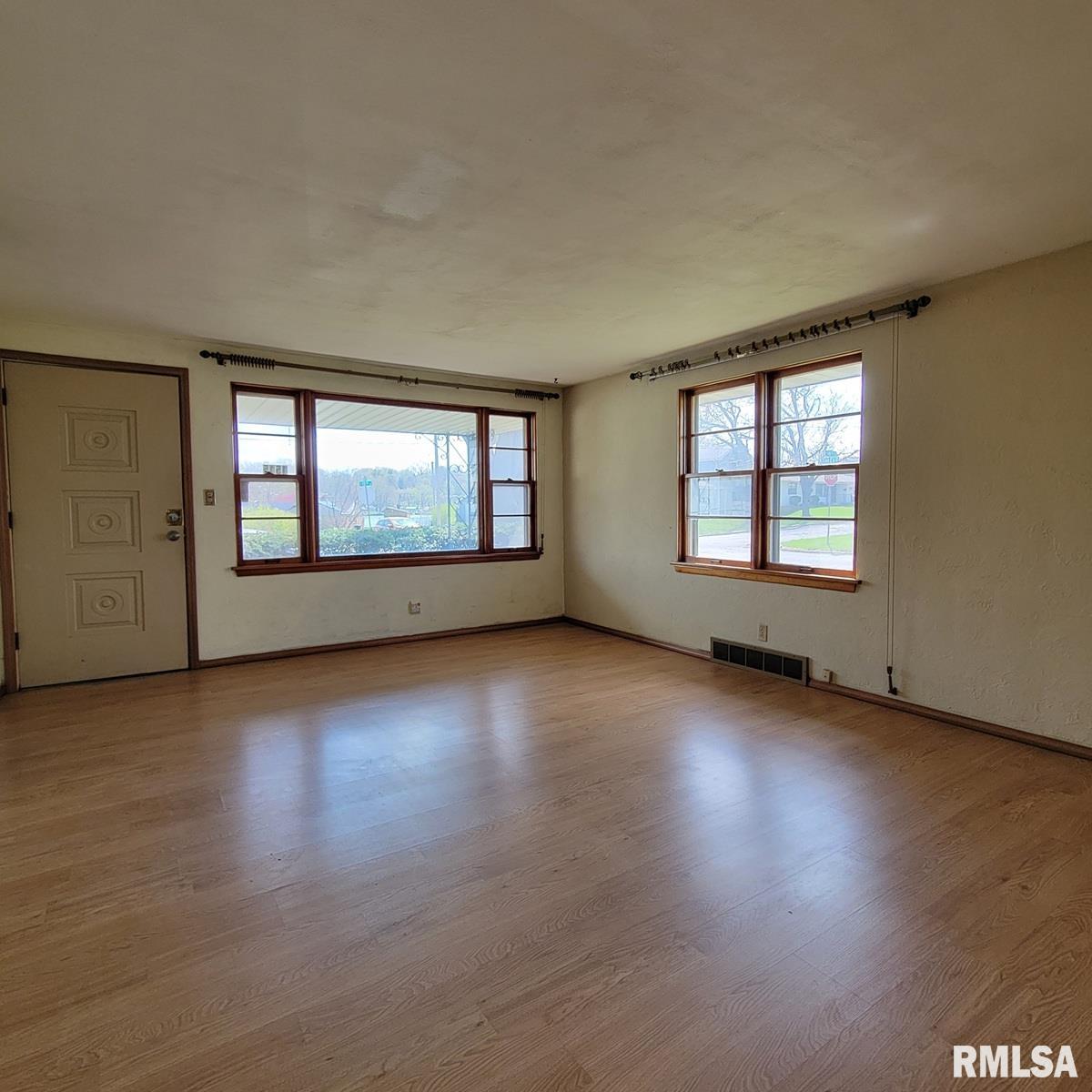 1515 Tennell Road, Pekin, Illinois image 8