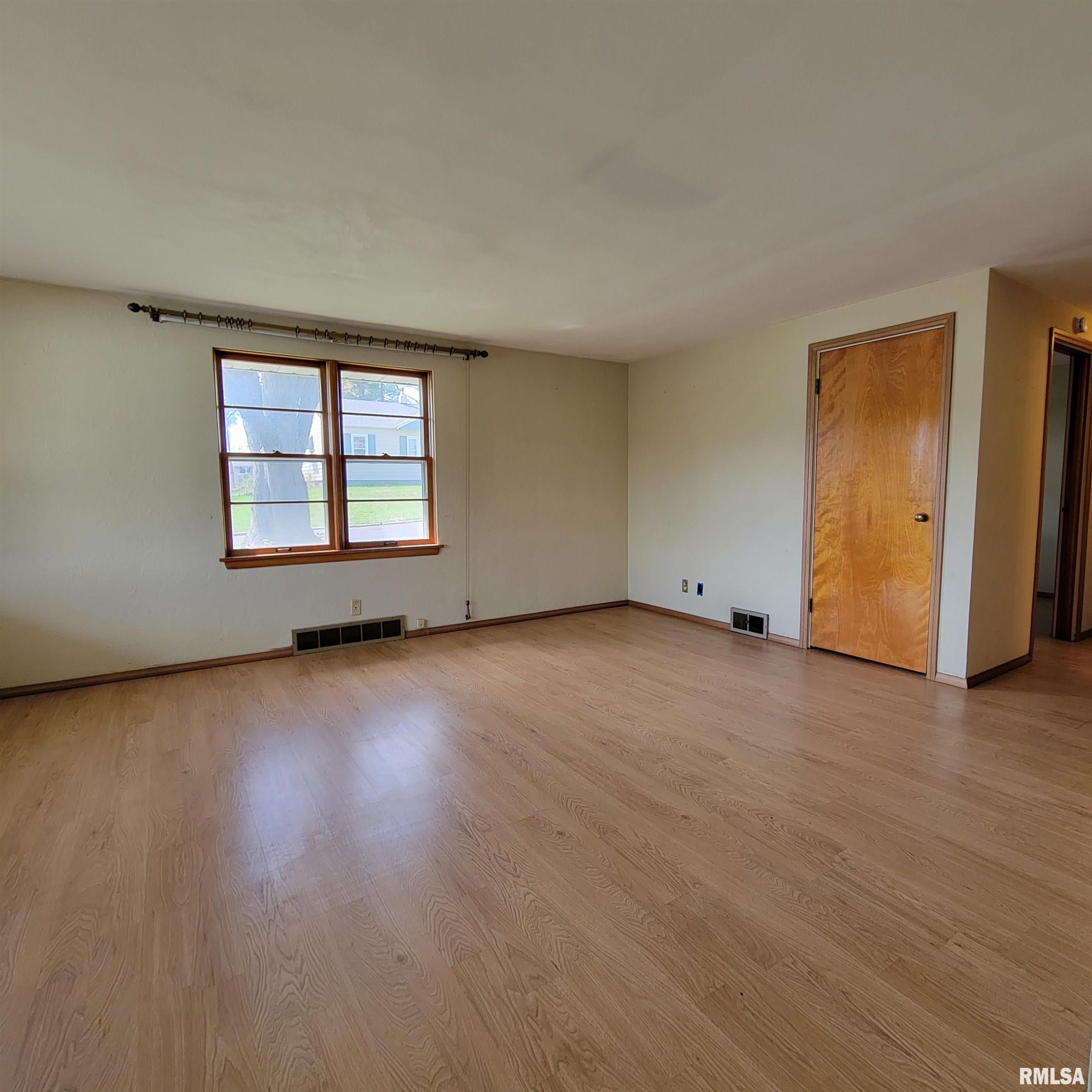 1515 Tennell Road, Pekin, Illinois image 7