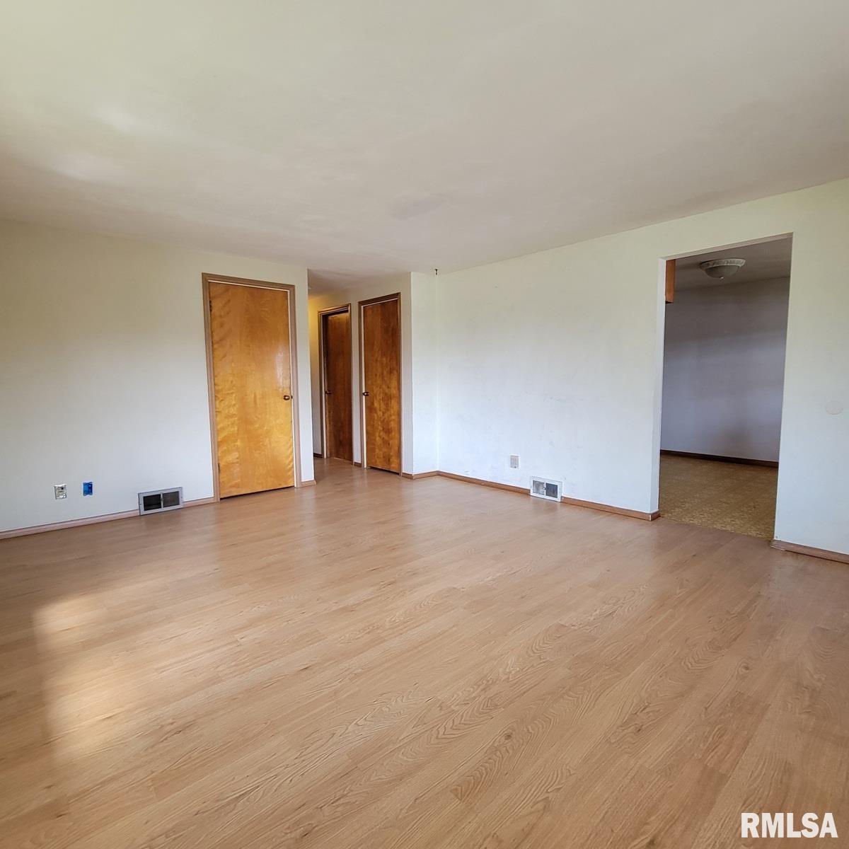 1515 Tennell Road, Pekin, Illinois image 9