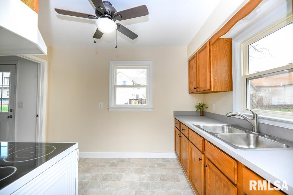 328 S Warren Street, Tremont, Illinois image 7