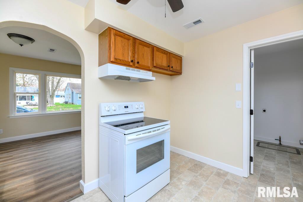 328 S Warren Street, Tremont, Illinois image 10