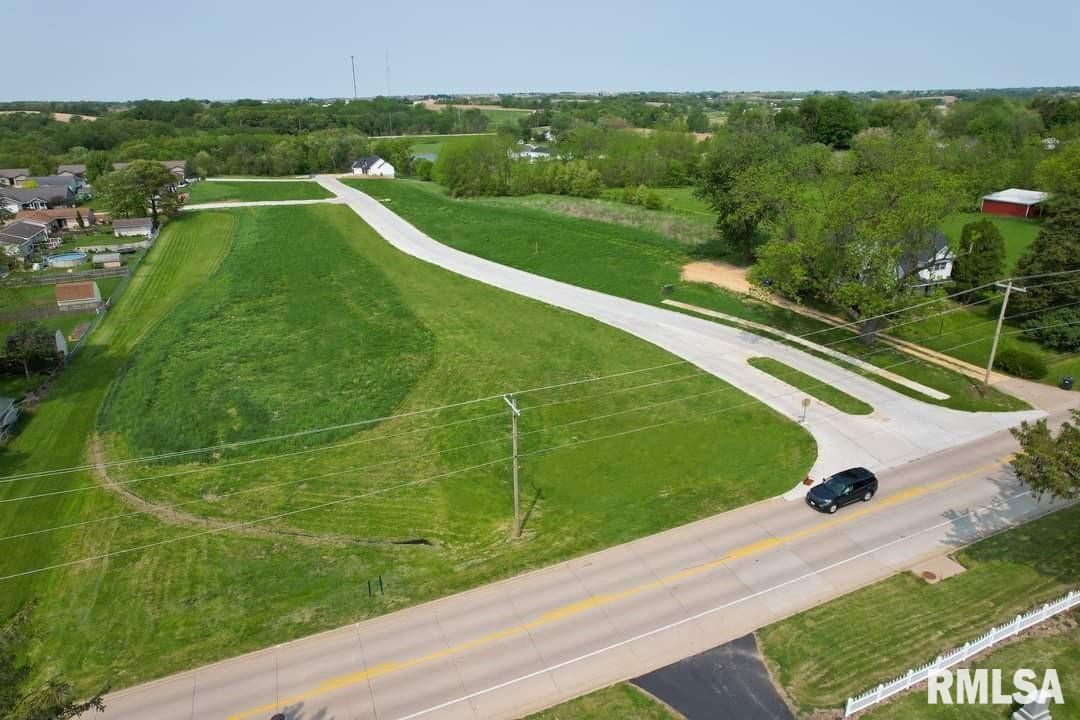 1908 Zara Trace, Clinton, Iowa image 2