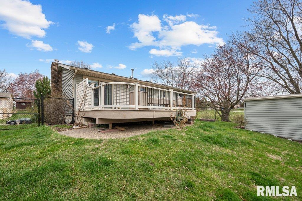 2341 E 33rd Street, Davenport, Iowa image 28
