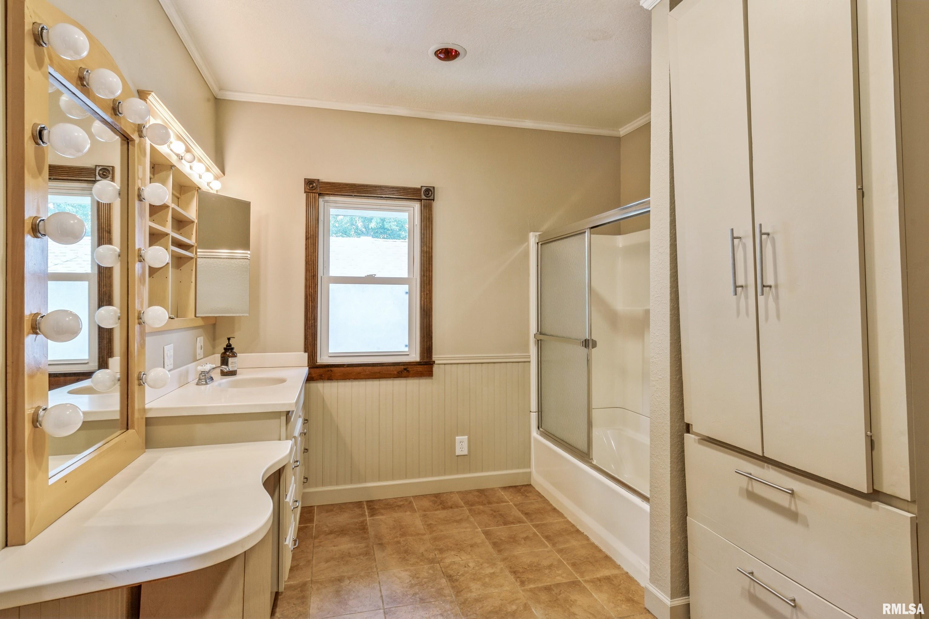 1520 S Bluff Boulevard, Clinton, Iowa image 31