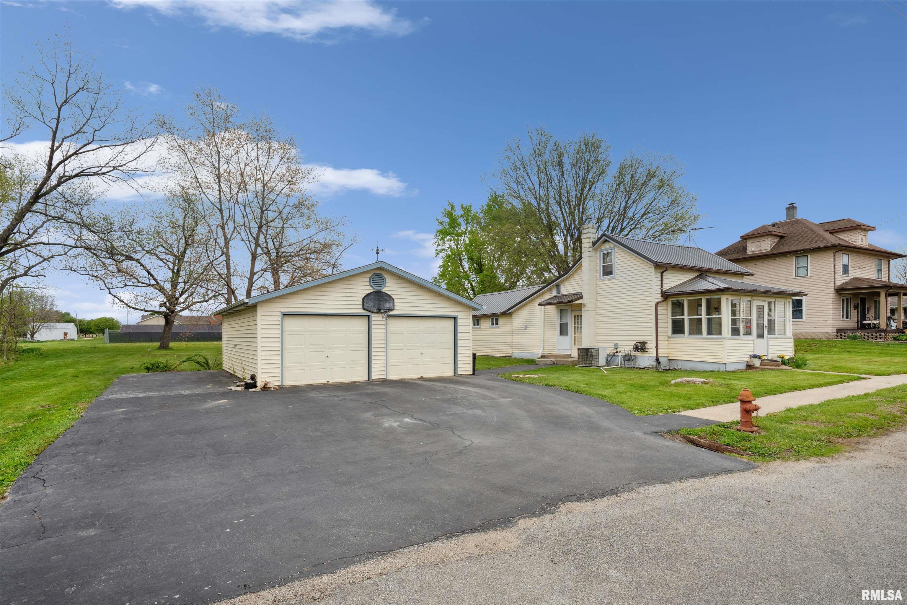 610 5th Street, Lowden, Iowa image 2