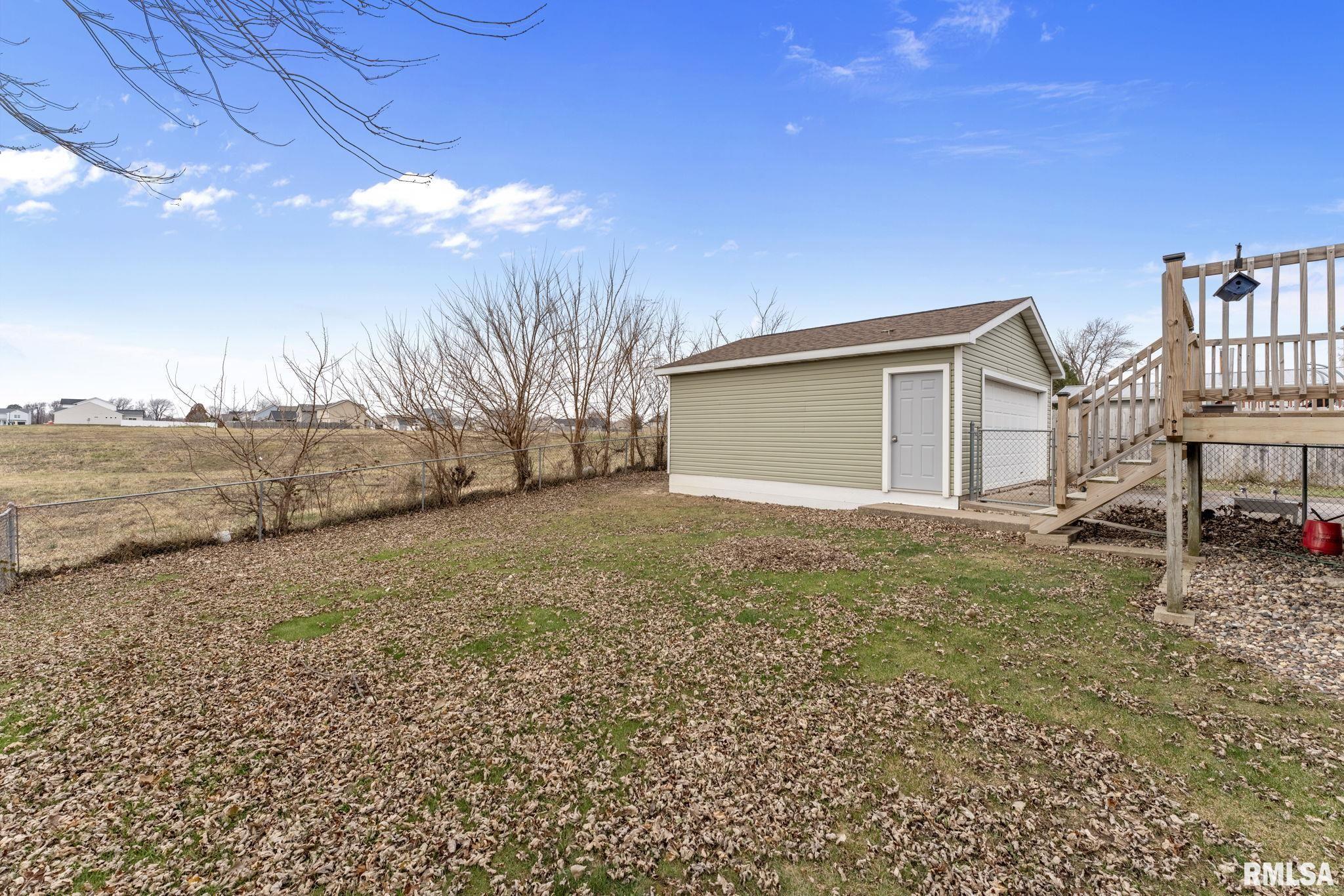 1216 Emerald Drive, Davenport, Iowa image 16