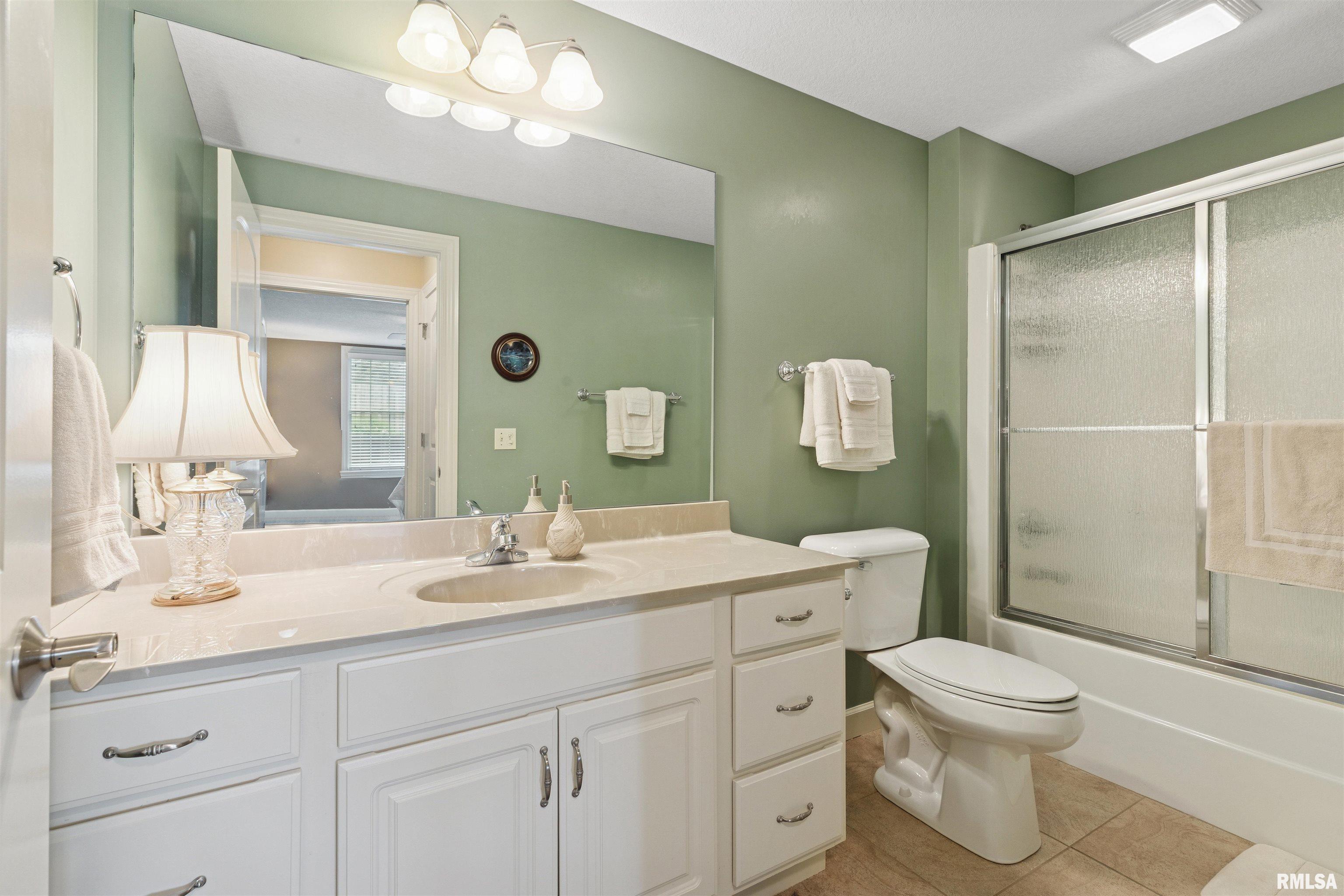 1361 Pinnacle Pines Court, Bettendorf, Iowa image 32