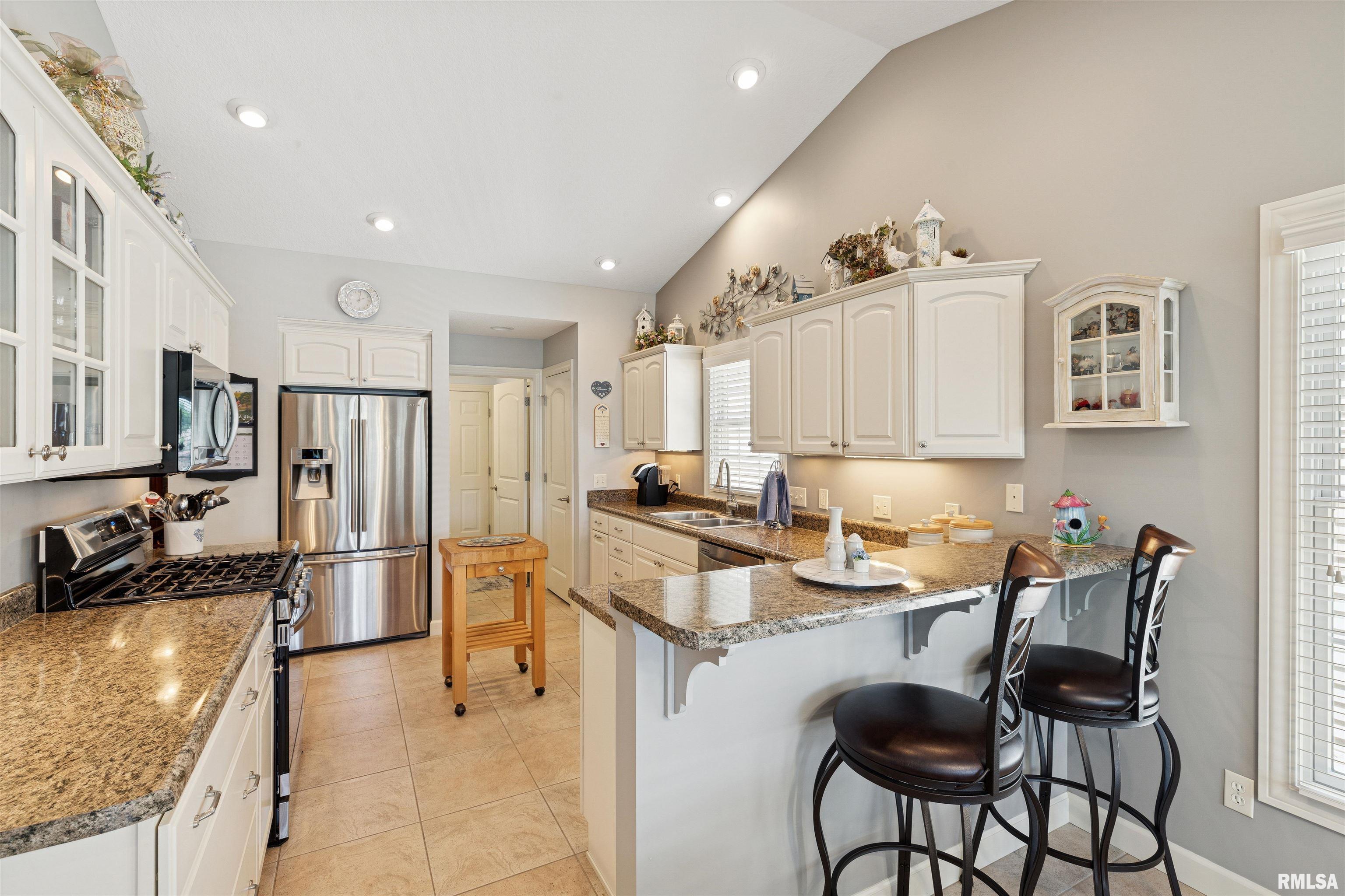 1361 Pinnacle Pines Court, Bettendorf, Iowa image 15