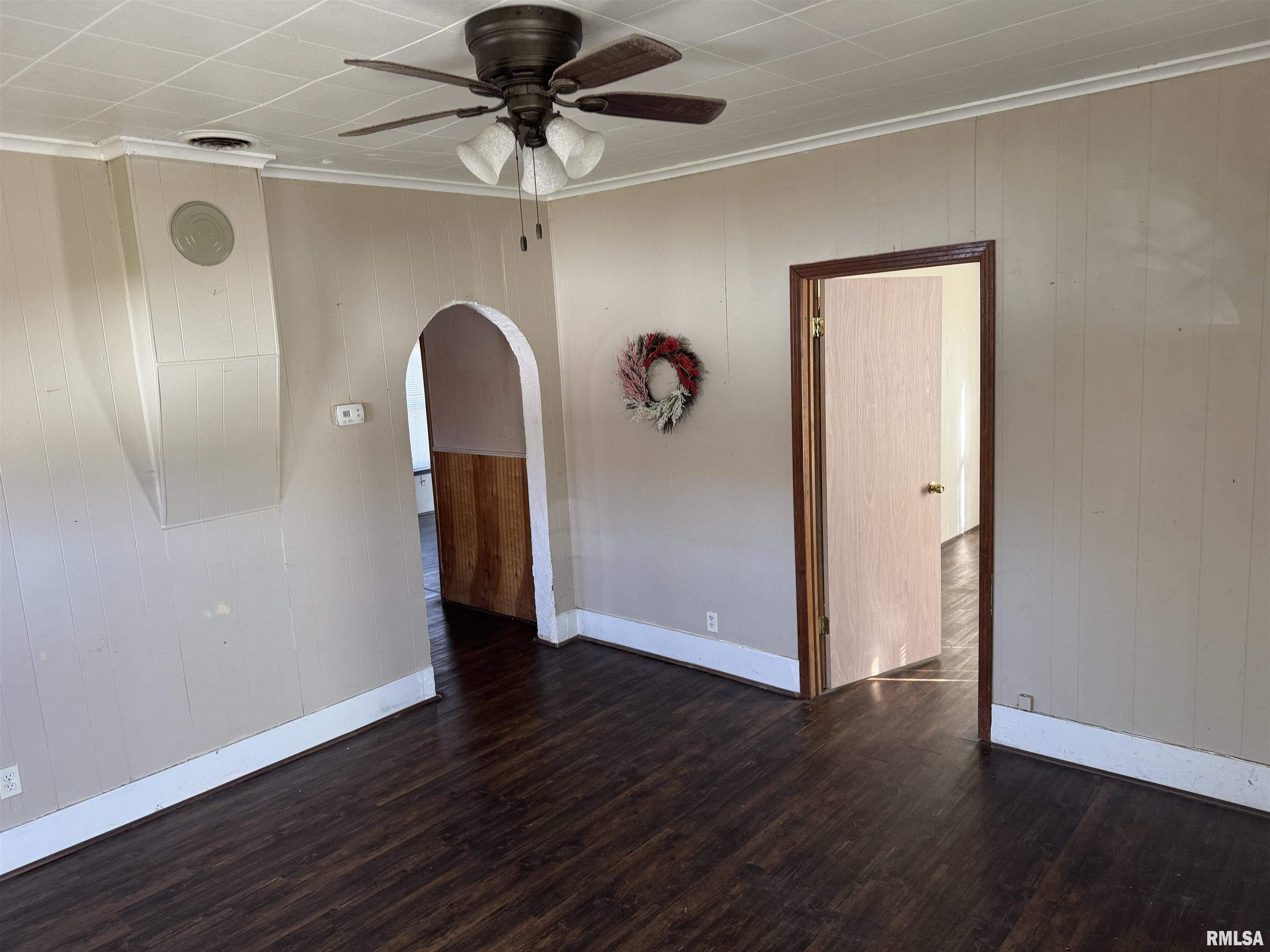 404 N Grand Street, Benton, Illinois image 7