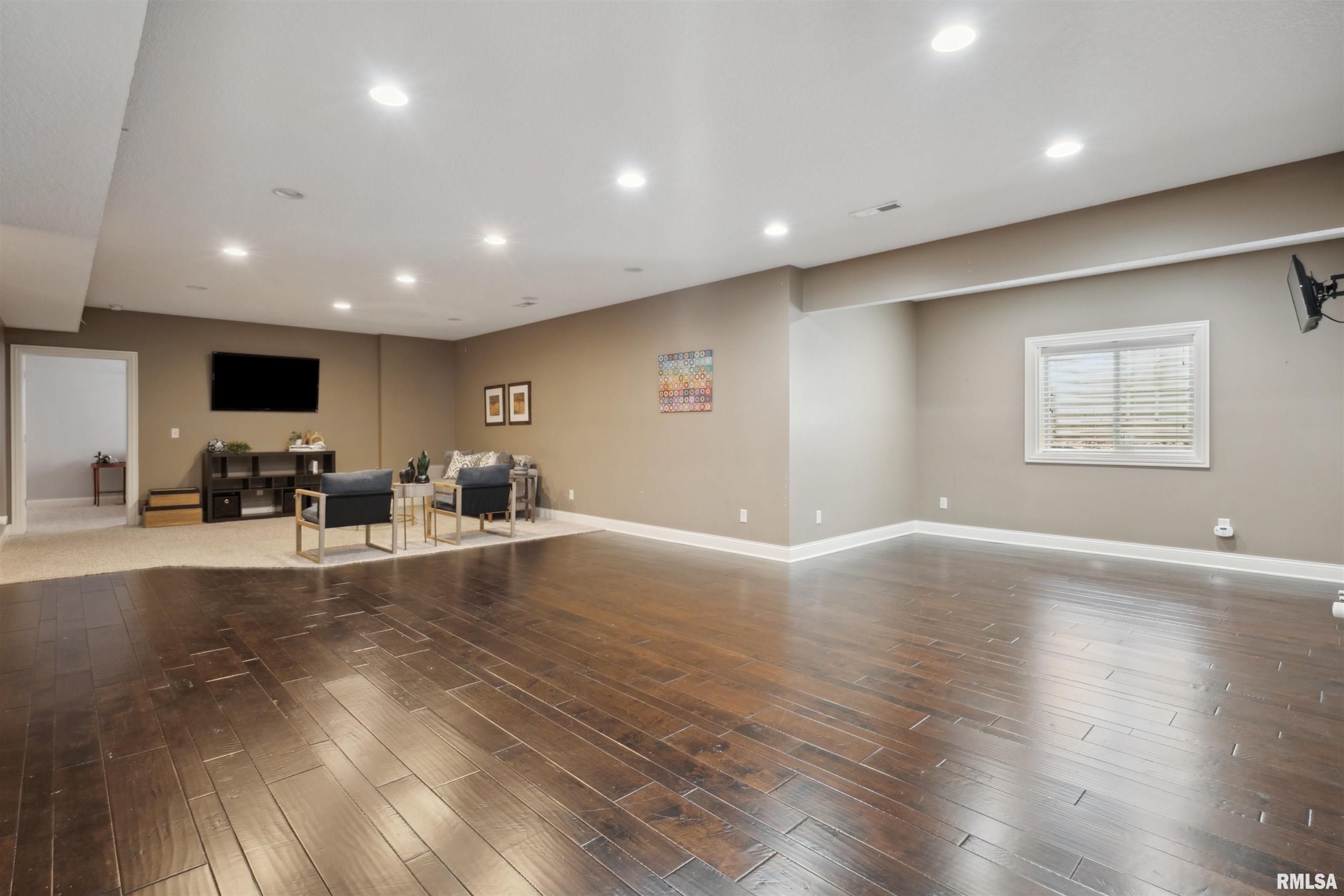2250 E Lomar Street, Eldridge, Iowa image 34