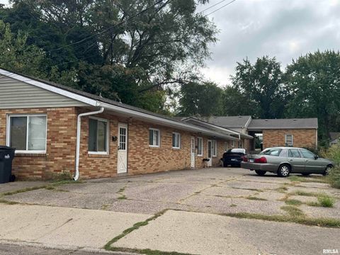 Homes For Sale - 911 Hamilton Street<br/> Tazewell County, Pekin, IL 61554