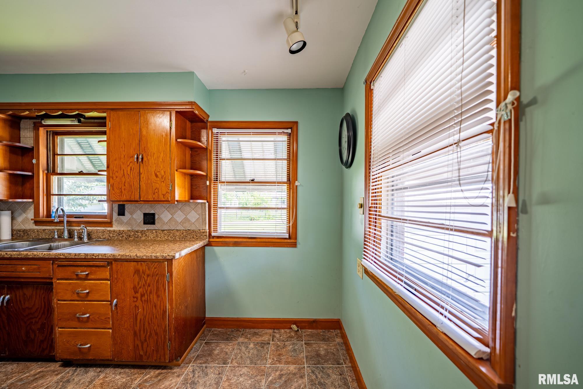 615 E Marietta Avenue, Peoria Heights, Illinois image 16