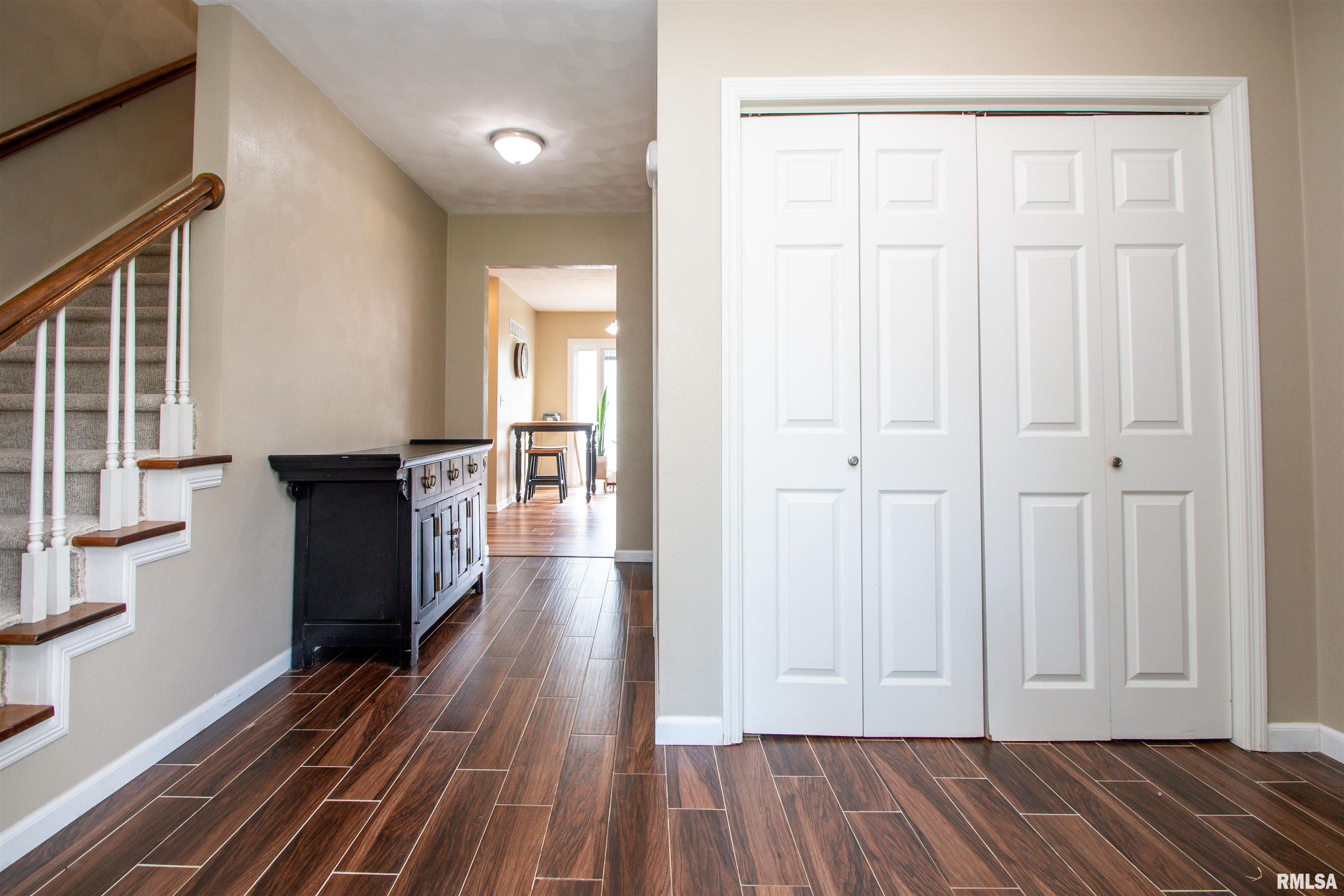 314 E White Oak Court, East Peoria, Illinois image 8