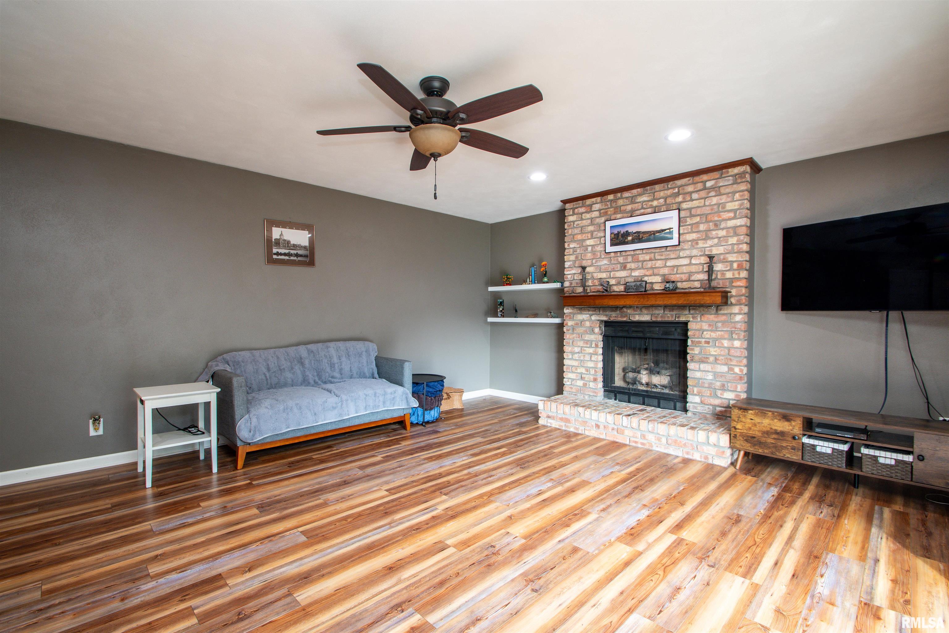 314 E White Oak Court, East Peoria, Illinois image 26