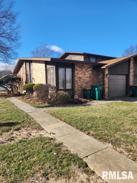 Apartment For Sale - 1 Cedar Drive<br/> Macomb, IL 61455