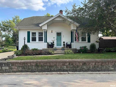 Homes For Sale - 206 E Jefferson Street<br/> Washington, IL 61571