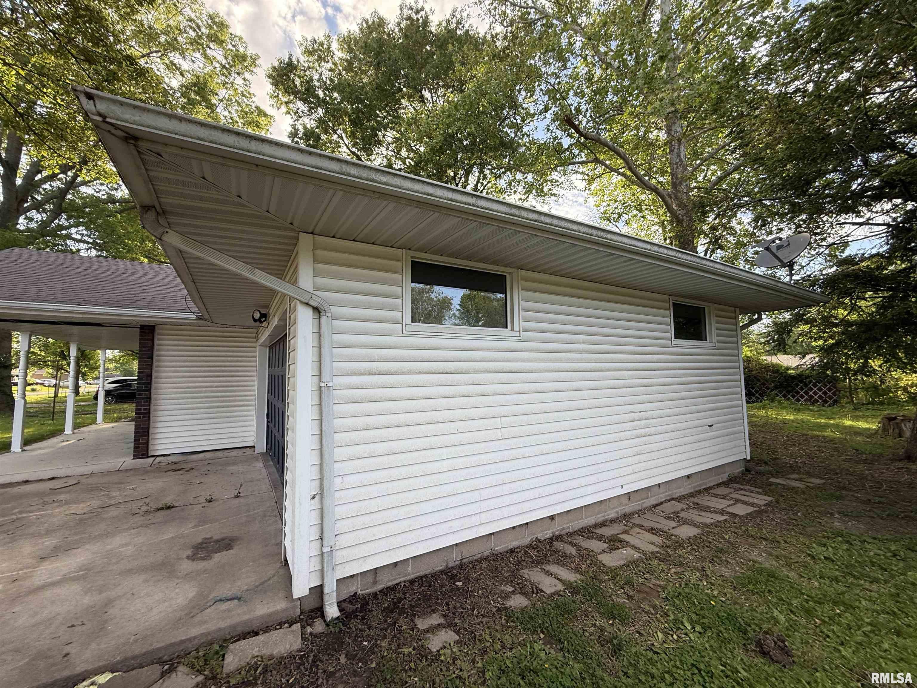 1117 E Ash Street, Herrin, Illinois image 8
