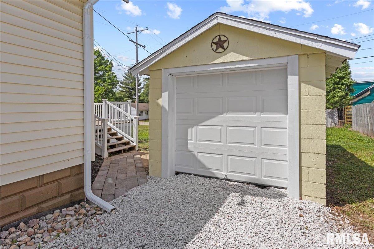 501 Chestnut Street, Pekin, Illinois image 33