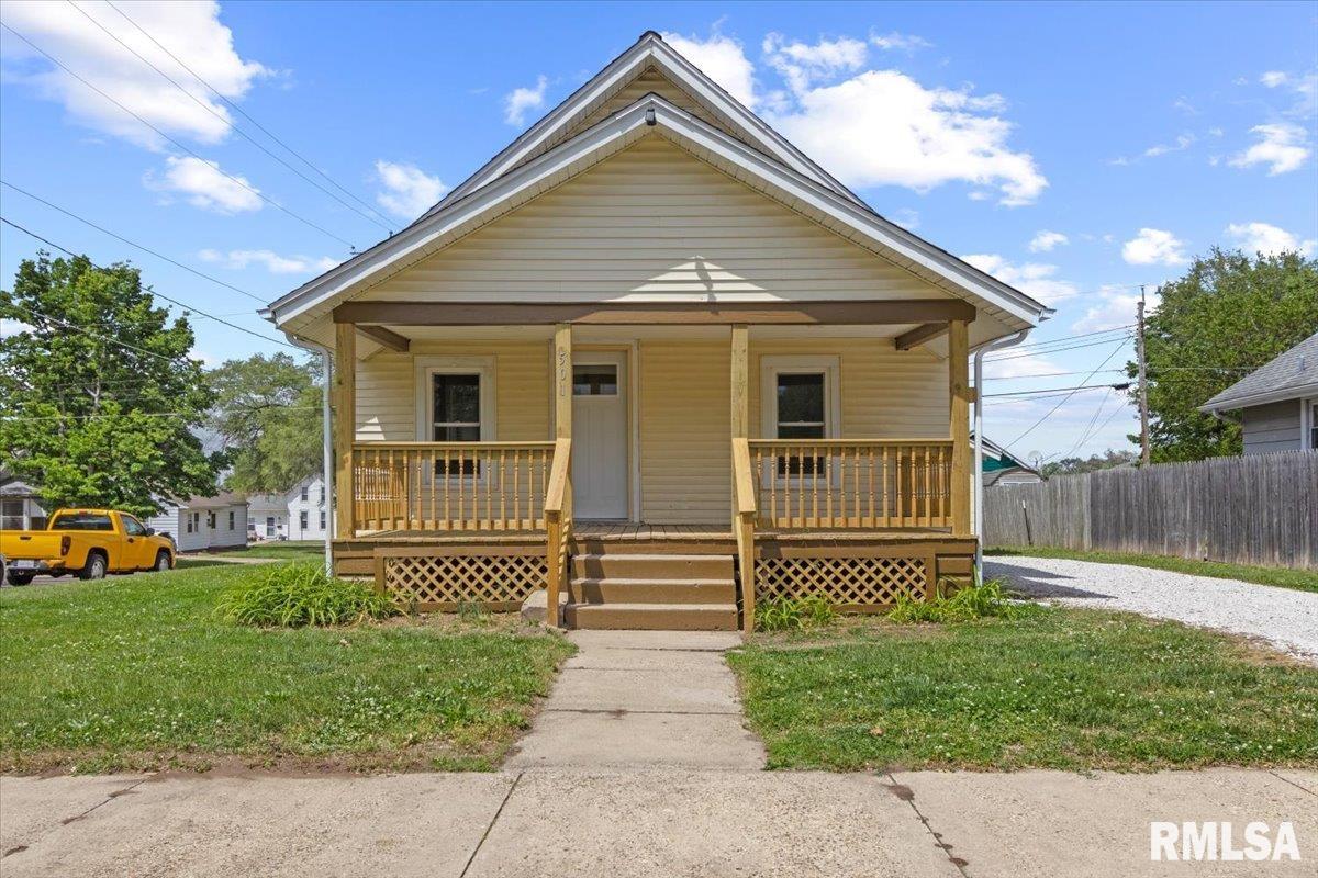501 Chestnut Street, Pekin, Illinois image 1