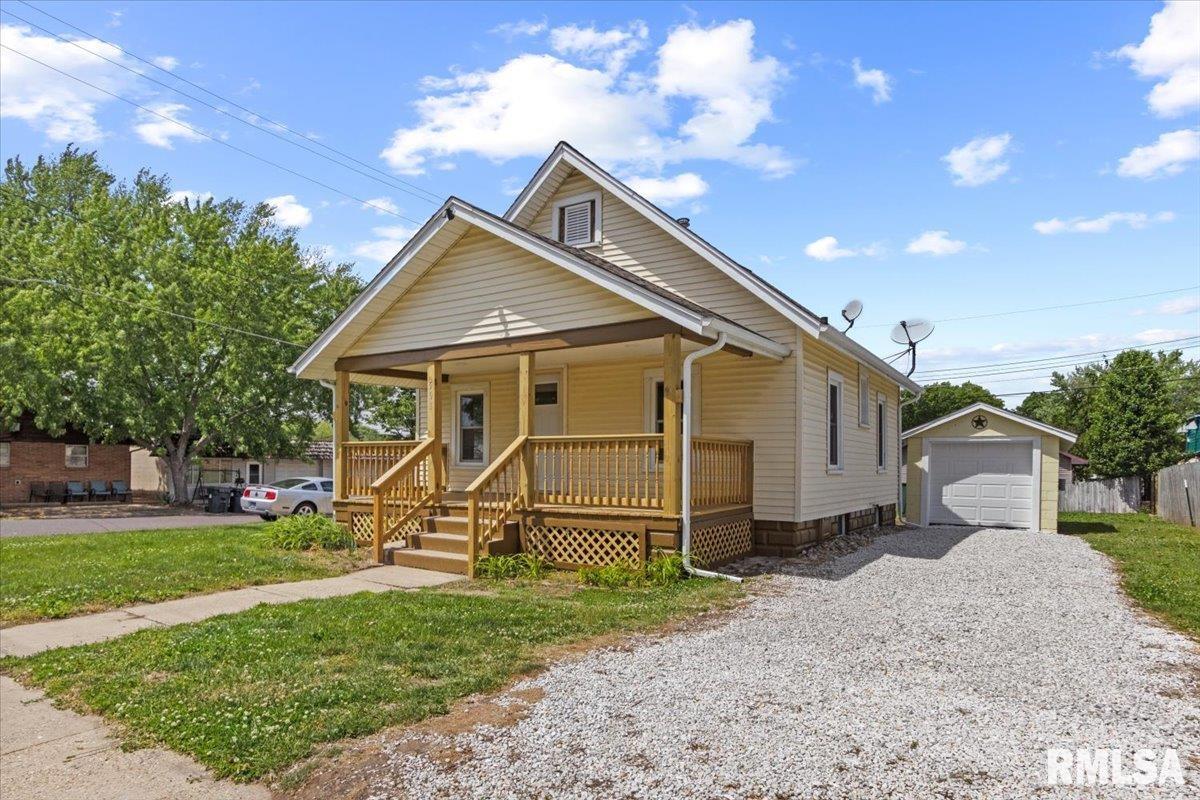 501 Chestnut Street, Pekin, Illinois image 2