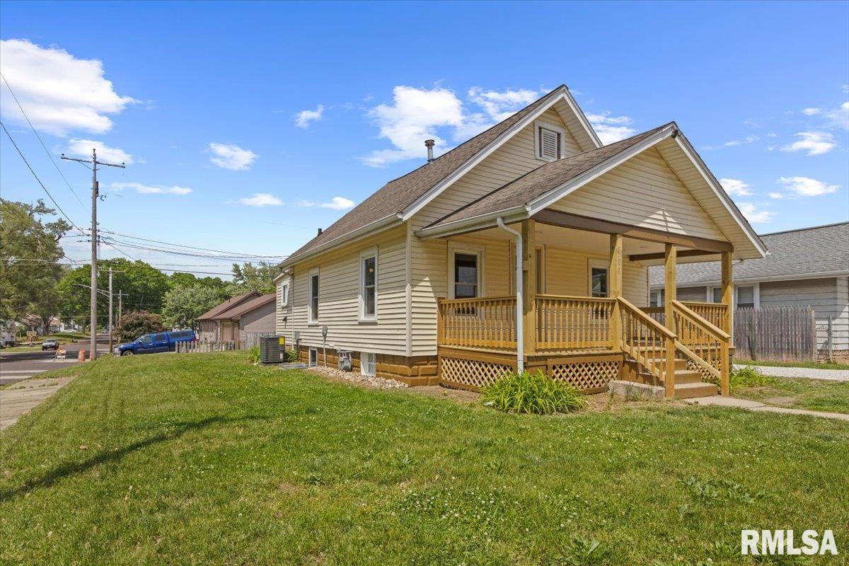 501 Chestnut Street, Pekin, Illinois image 3